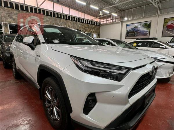 Toyota for sale in Iraq